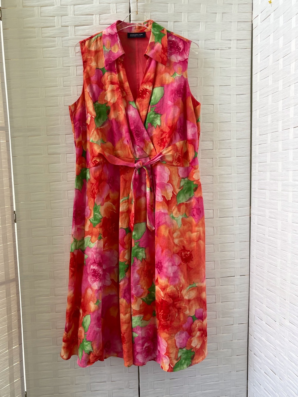 Jones New York Woman Linen Colorful Floral Sleeveless Dress V Neck Collar Chic
